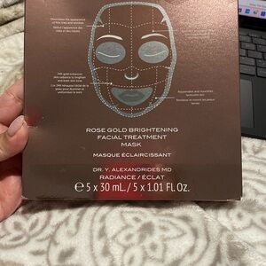 111SKIN Rose Gold Brightening Facial Treatment Mask